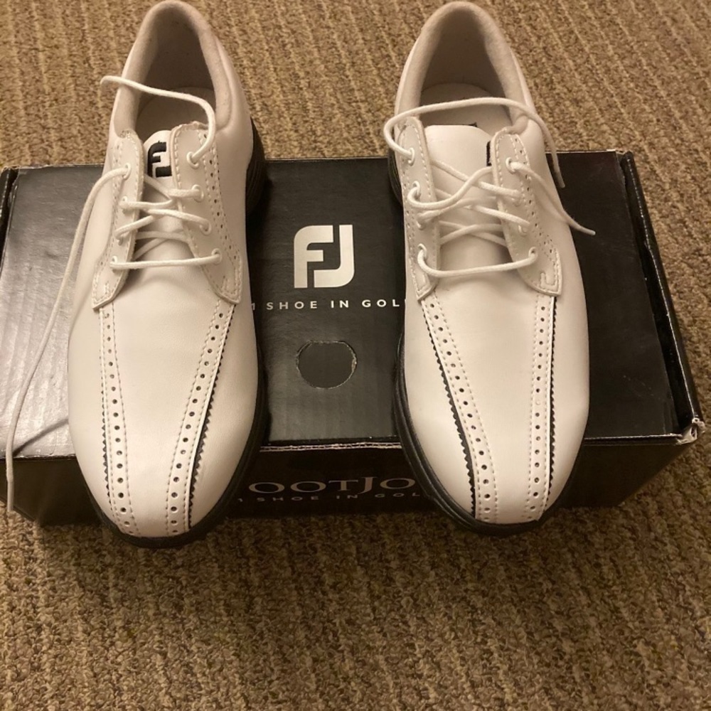 Golf shoes (size 6.5) female